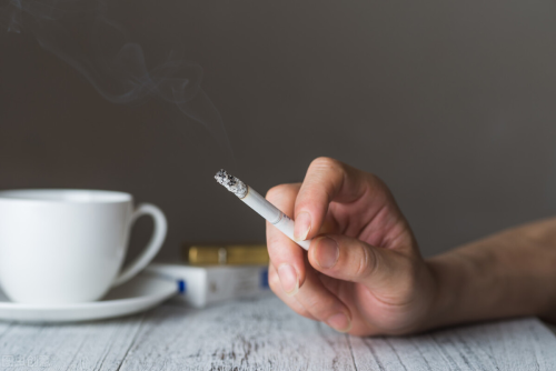 长期抽烟的人怎么检查自己的肺是否还算健康 123手烟有什么区别和危害
