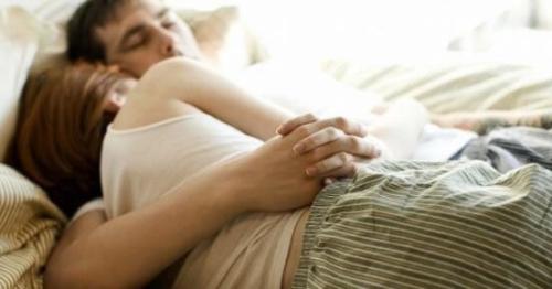 一般男的对第一次睡的女生什么感情呢？得到你第一次有什么反应吗
